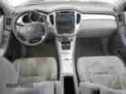 2005 Toyota Highlander с VIN JTEGP21A450049718, выставлен на аукционе Copart как лот 69970295 с пробегом 282 142 миль миль и Списание • Salvage title. История ставок и продаж доступна на DreamBid. Изображение 8.