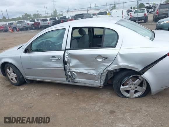 2010 Chevrolet Cobalt 2LT z VIN 1G1AF5F50A7149643, wystawiony jako IAAI lot #43050538 z przebiegiem 147 522 mil mil oraz . Historia ofert i sprzedaży dostępna na DreamBid. Obrazek 14.