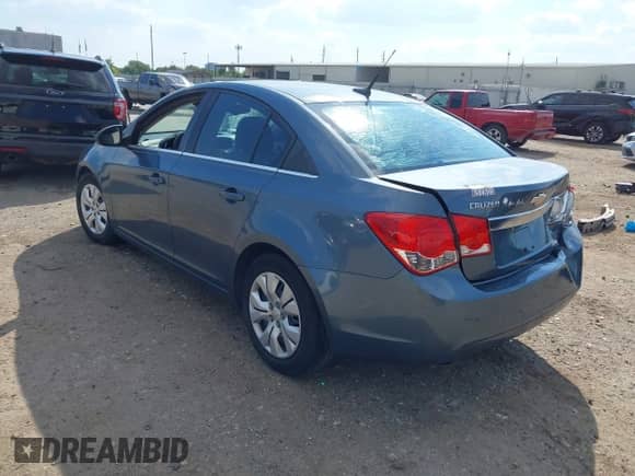 2012 Chevrolet Cruze LS z VIN 1G1PC5SH6C7349366, wystawiony jako IAAI lot #43343675 z przebiegiem 176 288 mil mil oraz . Historia ofert i sprzedaży dostępna na DreamBid. Obrazek 3.