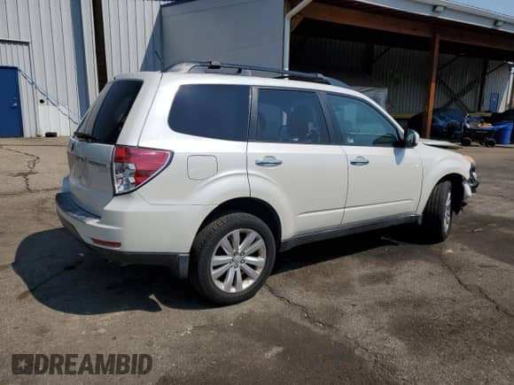 2012 Subaru Forester X Premium z VIN JF2SHADC3CG434227, wystawiony jako Copart lot #71713885 z przebiegiem 144 490 mil mil oraz Szkoda całkowita • Salvage title. Historia ofert i sprzedaży dostępna na DreamBid. Obrazek 3.