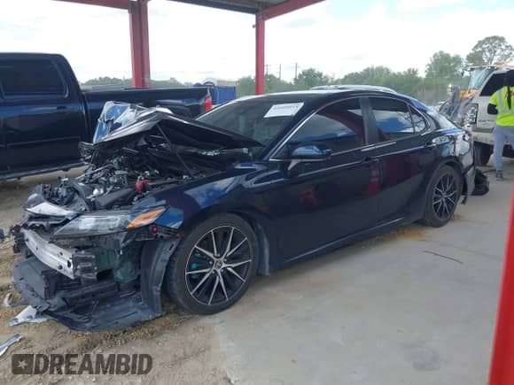 2021 Toyota Camry SE Nightshade z VIN 4T1G11AK4MU467112, wystawiony jako IAAI lot #42605053 z przebiegiem 62 058 mil mil oraz . Historia ofert i sprzedaży dostępna na DreamBid. Obrazek 15.