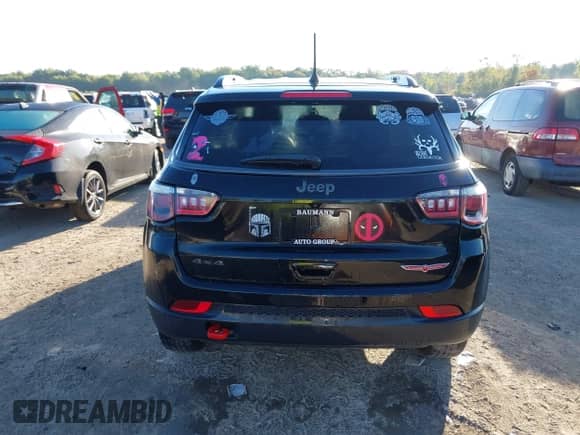 2018 Jeep Compass Trailhawk z VIN 3C4NJDDB4JT231283, wystawiony jako IAAI lot #43371219 z przebiegiem 134 712 mil mil oraz . Historia ofert i sprzedaży dostępna na DreamBid. Obrazek 16.