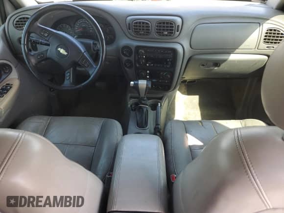 2005 Chevrolet TrailBlazer LT with VIN 1GNET16S356165970, listed as a Copart auction lot 81682655 with 198,398 mi miles and Clean title. Bid and sale history available at DreamBid. Image 8.