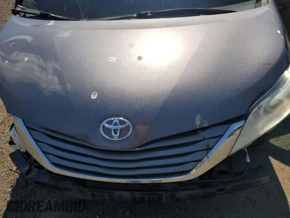 2014 Toyota Sienna XLE with VIN 5TDYK3DC8ES455816, listed as a Copart auction lot 71400095 with 158,635 mi miles and Salvage title. Bid and sale history available at DreamBid. Image 12.
