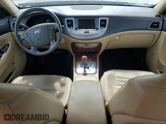 2012 Hyundai Genesis 3.8L z VIN KMHGC4DD3CU170260, wystawiony jako Copart lot #76818564 z przebiegiem 169 361 mil mil oraz Szkoda całkowita • Salvage title. Historia ofert i sprzedaży dostępna na DreamBid. Obrazek 8.