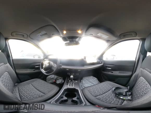 2025 Nissan Kicks SV with VIN 3N8AP6CBXSL335275, listed as a IAAI auction lot 42752990 with 1,440 mi miles and . Bid and sale history available at DreamBid. Image 18.