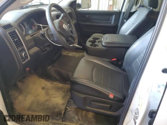 2023 Ram 1500 Tradesman z VIN 1C6RR7FG1PS527545, wystawiony jako Copart lot #70118585 z przebiegiem 60 480 mil mil oraz Szkoda całkowita • Salvage title. Historia ofert i sprzedaży dostępna na DreamBid. Obrazek 7.