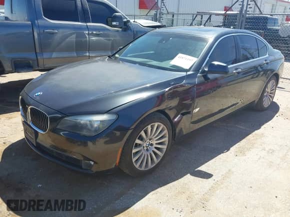 2009 BMW 7 Series 750i z VIN WBAKA83549CY35202, wystawiony jako IAAI lot #41871197 z przebiegiem 134 736 mil mil oraz . Historia ofert i sprzedaży dostępna na DreamBid. Obrazek 17.