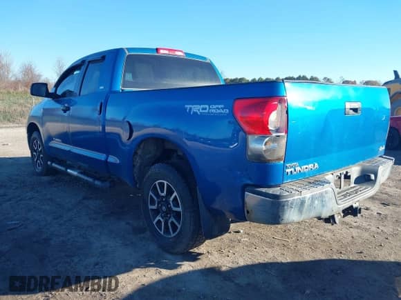 2007 Toyota Tundra SR5 z VIN 5TBBV541X7S471213, wystawiony jako IAAI lot #43558751 z przebiegiem 224 207 mil mil oraz . Historia ofert i sprzedaży dostępna na DreamBid. Obrazek 3.