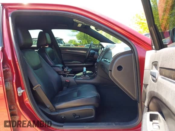 2013 Chrysler 300 C с VIN 2C3CCAEG8DH620438, выставлен на аукционе IAAI как лот 42188803 с пробегом 96 093 миль миль и . История ставок и продаж доступна на DreamBid. Изображение 5.