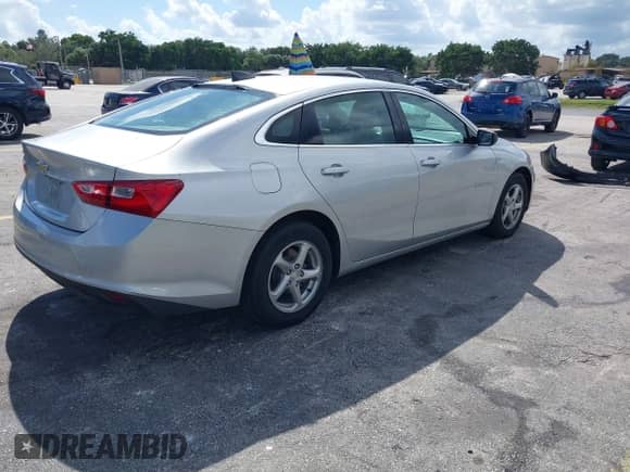 2017 Chevrolet Malibu LS z VIN 1G1ZB5ST0HF290568, wystawiony jako IAAI lot #43542460 z przebiegiem 61 373 mil mil oraz . Historia ofert i sprzedaży dostępna na DreamBid. Obrazek 4.