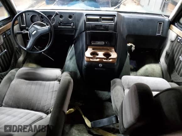 1984 Chevrolet Chevy Van with VIN 1GBEG25HXE7178870, listed as a Copart auction lot 49771585 with 72,106 mi miles and Clean title. Bid and sale history available at DreamBid. Image 8.