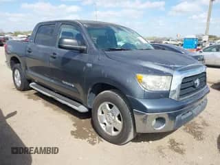 2007 Toyota Tundra SR5 z VIN 5TBET54107S456402, wystawiony jako IAAI lot #41828151 z przebiegiem 104 672 mil mil oraz . Historia ofert i sprzedaży dostępna na DreamBid. Obrazek 1.