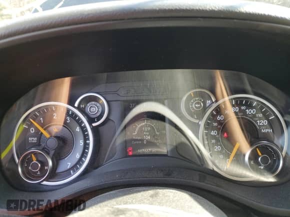 2019 Ram 1500 Tradesman z VIN 1C6SRFCT9KN601847, wystawiony jako Copart lot #43017365 z przebiegiem 107 667 mil mil oraz Szkoda całkowita • Salvage title. Historia ofert i sprzedaży dostępna na DreamBid. Obrazek 9.