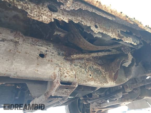 2010 Ford F-150 XL с VIN 1FTMF1CW2AKA82583, выставлен на аукционе IAAI как лот 43390488 с пробегом Не указан миль и . История ставок и продаж доступна на DreamBid. Изображение 14.