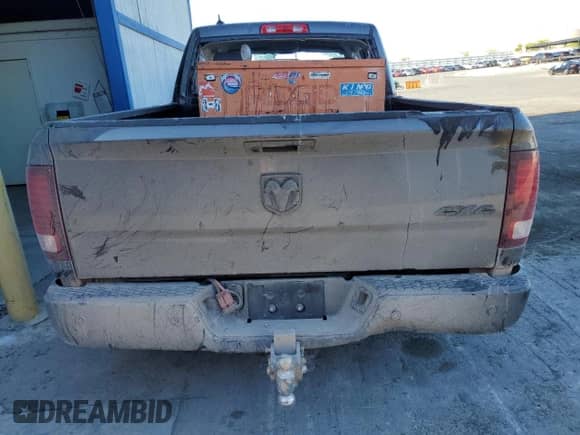 2019 Ram 1500 Warlock z VIN 1C6RR7GG5KS639434, wystawiony jako Copart lot #56520185 z przebiegiem Nie podano mil oraz Szkoda całkowita • Salvage title. Historia ofert i sprzedaży dostępna na DreamBid. Obrazek 6.