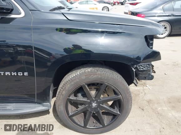 2019 Chevrolet Tahoe LT z VIN 1GNSKBKC9KR377051, wystawiony jako IAAI lot #43081327 z przebiegiem 62 665 mil mil oraz . Historia ofert i sprzedaży dostępna na DreamBid. Obrazek 17.