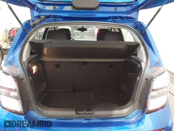 2017 Chevrolet Sonic LT с VIN 1G1JD6SH4H4118936, выставлен на аукционе IAAI как лот 42240701 с пробегом 77 083 миль миль и . История ставок и продаж доступна на DreamBid. Изображение 17.
