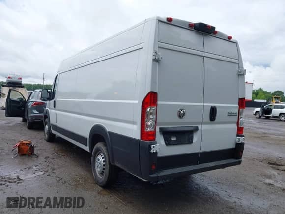 2025 Ram ProMaster Cargo Tradesman с VIN 3C6MRVJG5SE517733, выставлен на аукционе IAAI как лот 42302812 с пробегом 3 824 миль миль и . История ставок и продаж доступна на DreamBid. Изображение 3.