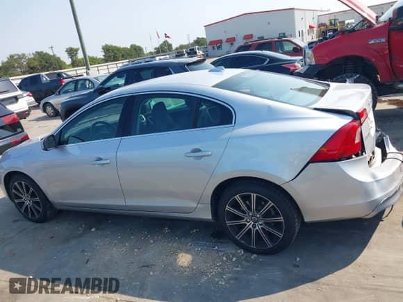 2017 Volvo S60 Inscription с VIN LYV402HK3HB195318, выставлен на аукционе IAAI как лот 43061548 с пробегом 187 331 миль миль и . История ставок и продаж доступна на DreamBid. Изображение 14.