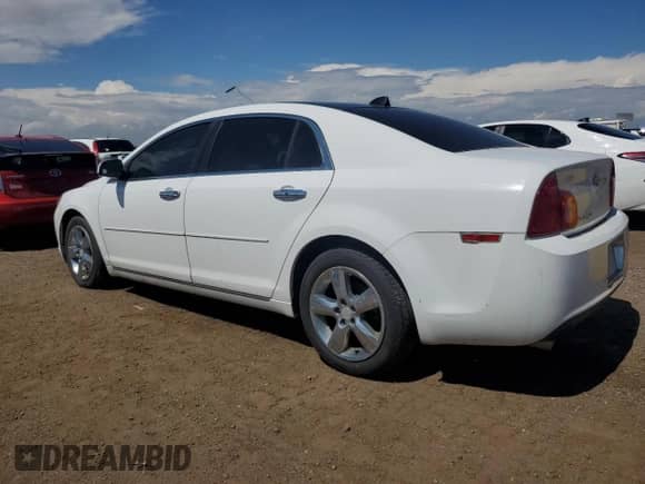 2012 Chevrolet Malibu 2LT z VIN 1G1ZD5EU9CF330038, wystawiony jako Copart lot #70418315 z przebiegiem 153 407 mil mil oraz Czysty tytuł • Clean title. Historia ofert i sprzedaży dostępna na DreamBid. Obrazek 2.