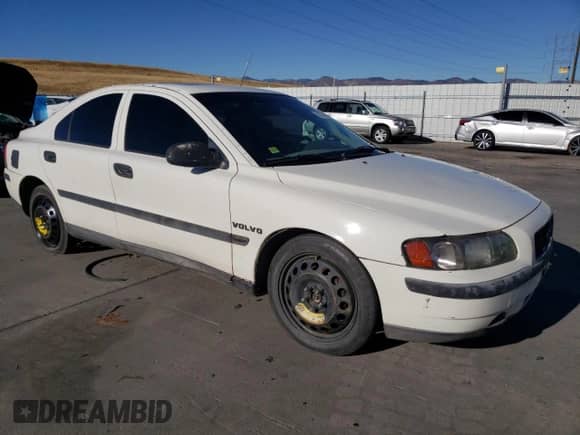 2001 Volvo S60 с VIN YV1RS61R412084860, выставлен на аукционе Copart как лот 77227144 с пробегом 170 853 миль миль и На запчасти • Non repairable. История ставок и продаж доступна на DreamBid. Изображение 4.