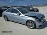 2015 Mercedes-Benz C 300 z VIN 55SWF4JB6FU070479, wystawiony jako Copart lot #87196955 z przebiegiem 98 702 mil mil oraz Szkoda całkowita • Salvage title. Historia ofert i sprzedaży dostępna na DreamBid. Obrazek 4.