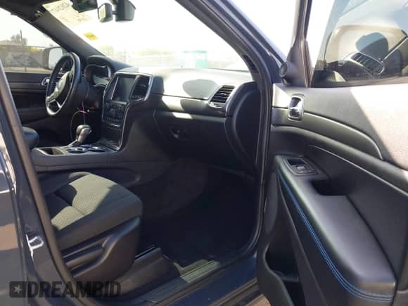 2018 Jeep Grand Cherokee Laredo с VIN 1C4RJFAG1JC377780, выставлен на аукционе IAAI как лот 42020477 с пробегом 36 237 миль миль и . История ставок и продаж доступна на DreamBid. Изображение 5.