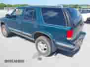 1998 Chevrolet Blazer LS with VIN 1GNDT13W9W2216366, listed as a IAAI auction lot 42749884 with Not provided miles and . Bid and sale history available at DreamBid. Image 3.