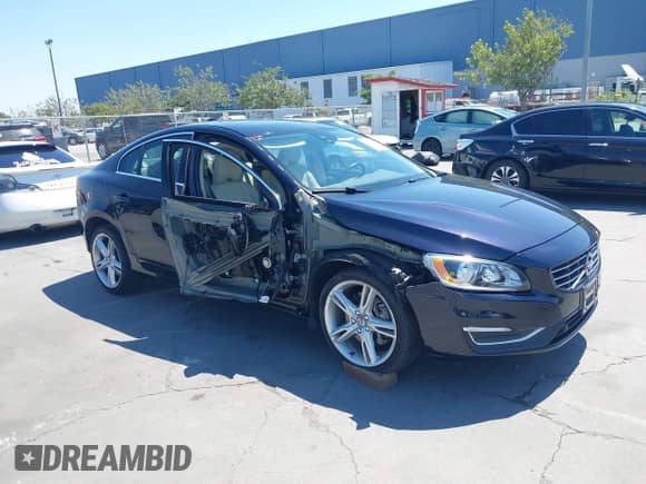 2016 Volvo S60 T5 Premier с VIN YV1612TK2G2415958, выставлен на аукционе IAAI как лот 42740502 с пробегом 72 590 миль миль и . История ставок и продаж доступна на DreamBid. Изображение 6.
