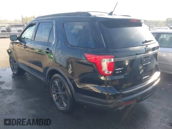2018 Ford Explorer XLT with VIN 1FM5K7D8XJGC80653, listed as a IAAI auction lot 43239781 with 71,327 mi miles and . Bid and sale history available at DreamBid. Image 3.