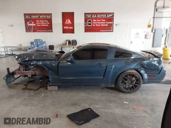2007 Ford Mustang GT Deluxe z VIN 1ZVHT82H375269051, wystawiony jako IAAI lot #43065551 z przebiegiem 94 434 mil mil oraz . Historia ofert i sprzedaży dostępna na DreamBid. Obrazek 15.