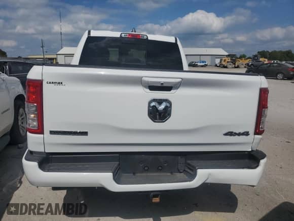 2020 Ram 1500 Big Horn z VIN 1C6RRFFG2LN230528, wystawiony jako Copart lot #68477545 z przebiegiem 83 738 mil mil oraz Szkoda całkowita • Salvage title. Historia ofert i sprzedaży dostępna na DreamBid. Obrazek 6.