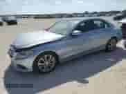 2015 Mercedes-Benz C 300 z VIN 55SWF4JB6FU070479, wystawiony jako Copart lot #87196955 z przebiegiem 98 702 mil mil oraz Szkoda całkowita • Salvage title. Historia ofert i sprzedaży dostępna na DreamBid. Obrazek 1.