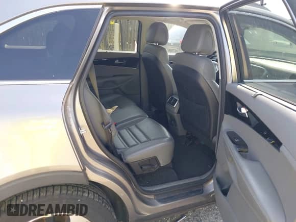 2016 Kia Sorento EX with VIN 5XYPHDA54GG163134, listed as a IAAI auction lot 42797501 with 128,490 mi miles and . Bid and sale history available at DreamBid. Image 8.