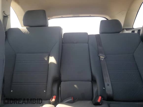 2018 Kia Sorento LX z VIN 5XYPG4A36JG386381, wystawiony jako Copart lot #70517625 z przebiegiem 168 252 mil mil oraz Czysty tytuł • Clean title. Historia ofert i sprzedaży dostępna na DreamBid. Obrazek 10.