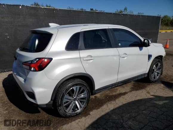 2024 Mitsubishi Outlander S с VIN JA4ARUAUXRU009002, выставлен на аукционе Copart как лот 84249245 с пробегом 37 764 миль миль и Списание • Salvage title. История ставок и продаж доступна на DreamBid. Изображение 3.