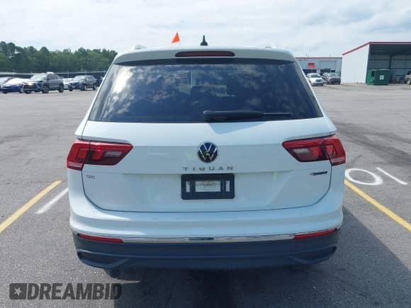 2024 Volkswagen Tiguan SE с VIN 3VV2B7AX5RM032493, выставлен на аукционе IAAI как лот 42603503 с пробегом 42 272 миль миль и . История ставок и продаж доступна на DreamBid. Изображение 16.