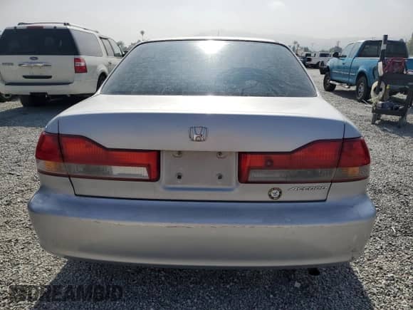 2001 Honda Accord VP с VIN 1HGCF86681A111804, выставлен на аукционе Copart как лот 60753425 с пробегом 312 488 миль миль и Списание • Salvage title. История ставок и продаж доступна на DreamBid. Изображение 6.