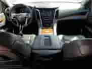 2020 Cadillac Escalade ESV z VIN 1GYS3GKJ6LR105974, wystawiony jako Copart lot #76017944 z przebiegiem 104 140 mil mil oraz Nie do naprawy • Non repairable. Historia ofert i sprzedaży dostępna na DreamBid. Obrazek 8.