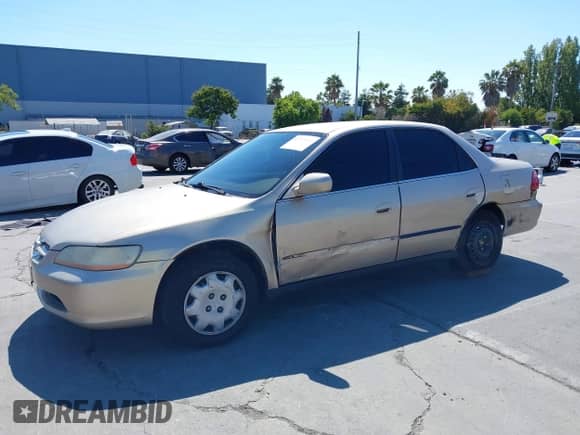 2000 Honda Accord LX с VIN 3HGCG6659YG702289, выставлен на аукционе IAAI как лот 42737009 с пробегом 72 112 миль миль и . История ставок и продаж доступна на DreamBid. Изображение 17.