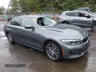 2020 BMW 3 Series 330i xDrive z VIN 3MW5R7J02L8B28220, wystawiony jako IAAI lot #43396767 z przebiegiem 60 487 mil mil oraz . Historia ofert i sprzedaży dostępna na DreamBid. Obrazek 1.