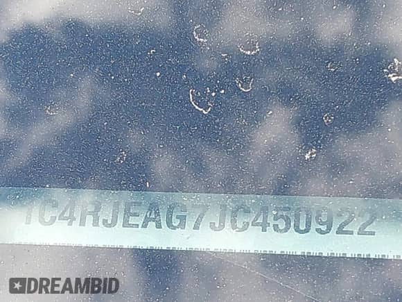 2018 Jeep Grand Cherokee Laredo z VIN 1C4RJEAG7JC450922, wystawiony jako IAAI lot #41169294 z przebiegiem 158 689 mil mil oraz . Historia ofert i sprzedaży dostępna na DreamBid. Obrazek 18.