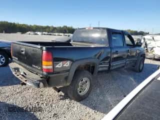 2002 Chevrolet Silverado 1500HD LT z VIN 1GCGK13U42F111101, wystawiony jako Copart lot #75218354 z przebiegiem 221 304 mil mil oraz Szkoda całkowita • Salvage title. Historia ofert i sprzedaży dostępna na DreamBid. Obrazek 3.