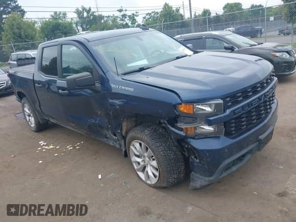 2020 Chevrolet Silverado 1500 Custom z VIN 3GCUYBEF6LG452375, wystawiony jako IAAI lot #42918330 z przebiegiem 94 947 mil mil oraz . Historia ofert i sprzedaży dostępna na DreamBid. Obrazek 1.