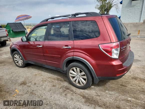 2012 Subaru Forester X Premium z VIN JF2SHBDC7CH424896, wystawiony jako Copart lot #81628725 z przebiegiem 114 652 mil mil oraz Szkoda całkowita • Salvage title. Historia ofert i sprzedaży dostępna na DreamBid. Obrazek 2.