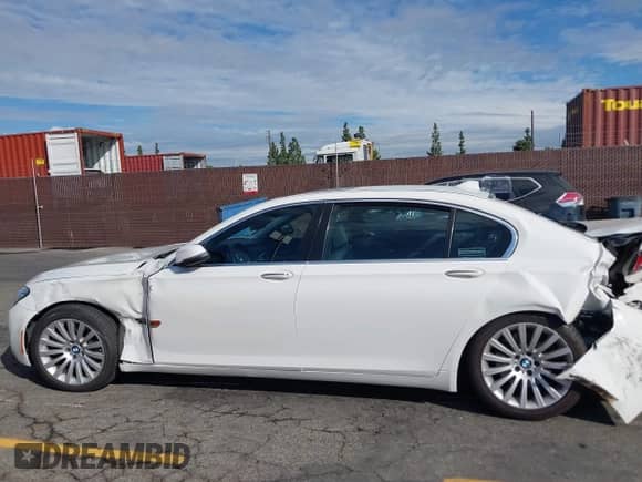 2013 BMW 7 Series 740Li with VIN WBAYE4C51DDW22962, listed as a IAAI auction lot 43249663 with 81,673 mi miles and . Bid and sale history available at DreamBid. Image 13.