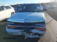 2001 Chevrolet S-10 z VIN 1GCCS14W41K188992, wystawiony jako IAAI lot #43513422 z przebiegiem 180 360 mil mil oraz . Historia ofert i sprzedaży dostępna na DreamBid. Obrazek 12.