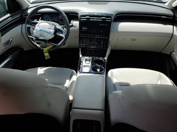 2024 Hyundai Tucson Limited z VIN KM8JECD11RU242680, wystawiony jako Copart lot #69015005 z przebiegiem 5 083 mil mil oraz Szkoda całkowita • Salvage title. Historia ofert i sprzedaży dostępna na DreamBid. Obrazek 8.