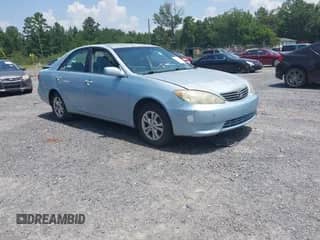 2005 Toyota Camry LE с VIN 4T1BF30K15U592661, выставлен на аукционе IAAI как лот 42779792 с пробегом 263 575 миль миль и . История ставок и продаж доступна на DreamBid. Изображение 1.
